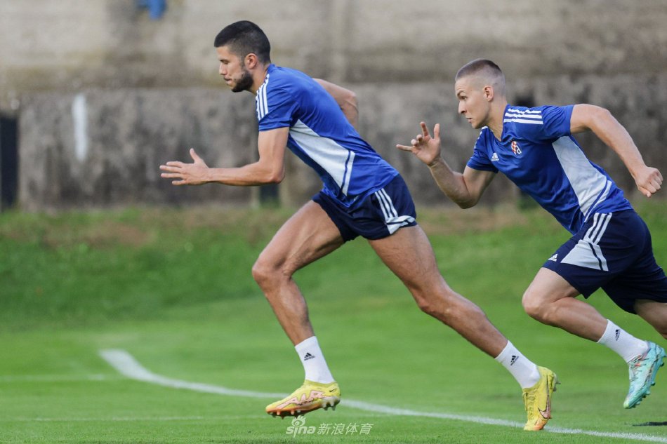 并使他成为 并使他成为