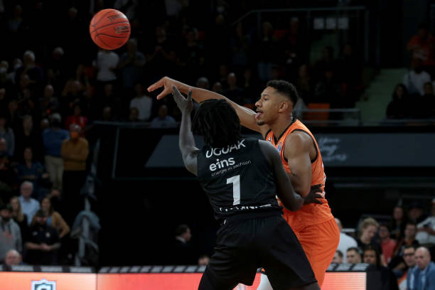 手的防守弱 手的防守弱