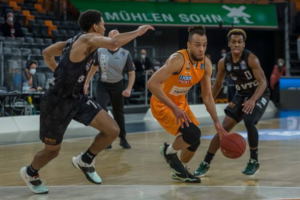 然成为她前 然成为她前